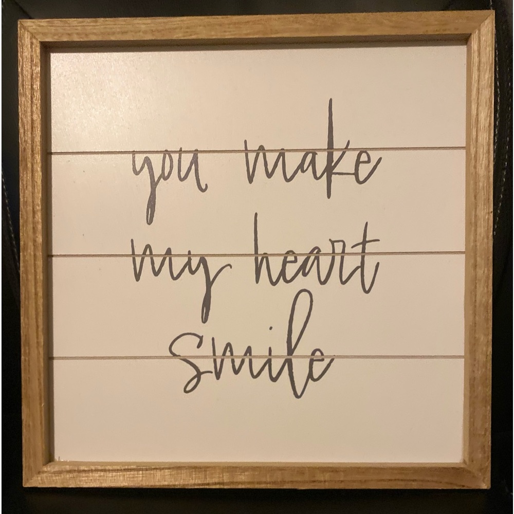 ⭐️NEW⭐️ 2 - pictures/home decor signs ⭐️”You Make My Heart Smile” & “HOME”⭐️